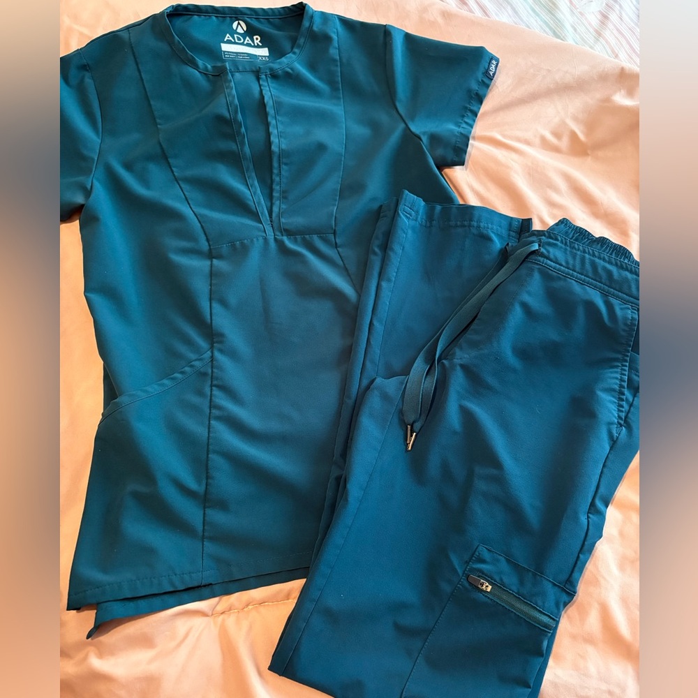 Women’s Adar Addition Scrub Set XXS